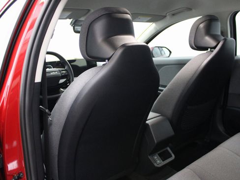 Used 2025 Kia K4 EX image 18