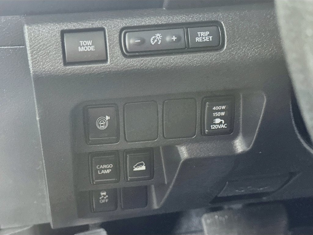 Used 2023 Nissan Frontier SV w/ SV Convenience Package AWD/4WD image 23