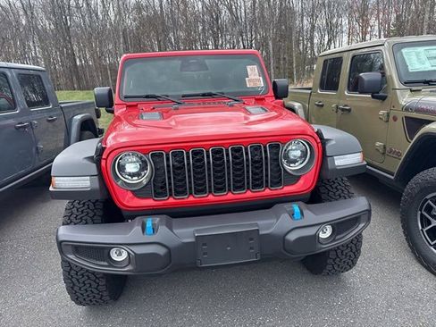 Used 2025 Jeep Wrangler Unlimited Rubicon 4xe w/ Convenience Group image 5