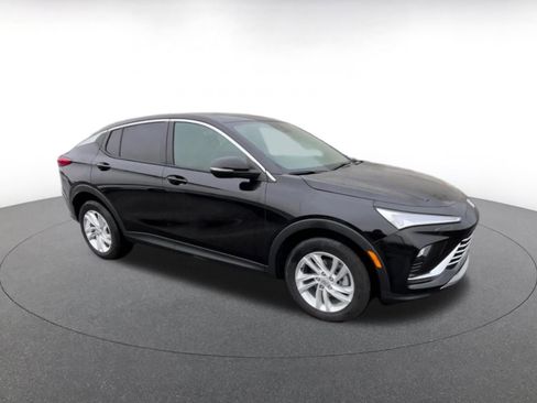 Used 2025 Buick Envista Preferred image 2