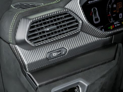 Used 2024 Lamborghini Urus Performante AWD/4WD image 24