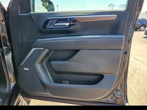 Certified 2025 Chevrolet Tahoe High Country w/ Sun And Tow Package AWD/4WD image 36