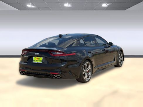 Used 2018 Kia Stinger GT1 RWD image 9