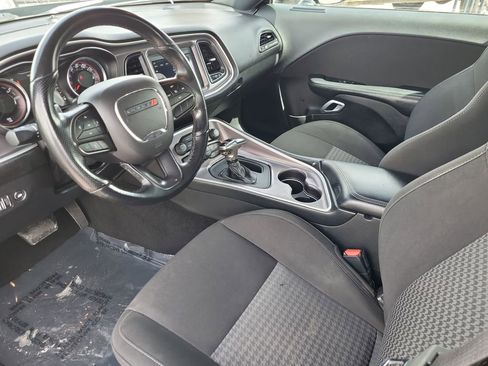 Used 2022 Dodge Challenger GT RWD image 11