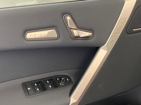 New 2026 BMW iX xDrive60 w/ Premium Package image 22