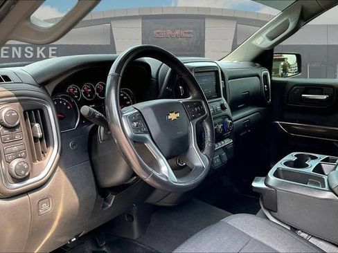 Used 2022 Chevrolet Silverado 1500 LT AWD/4WD image 13