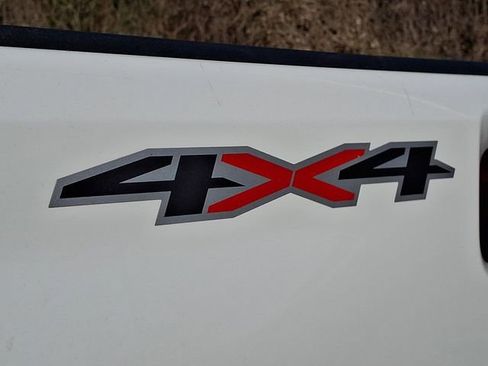 Used 2025 Chevrolet Silverado 2500 LT w/ Convenience Package image 8