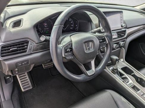Used 2018 Honda Accord Sport image 9
