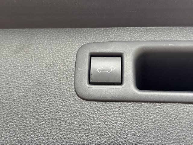 Used 2021 Toyota Highlander XSE FWD image 31