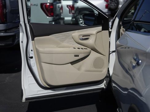 Used 2017 Nissan Murano Platinum w/ Platinum Technology Package image 30