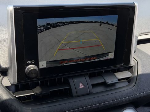 Used 2025 Toyota RAV4 LE FWD image 18