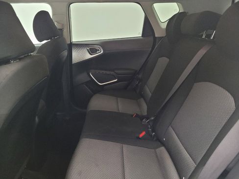 Used 2023 Kia Soul LX w/ LX Technology Package image 18