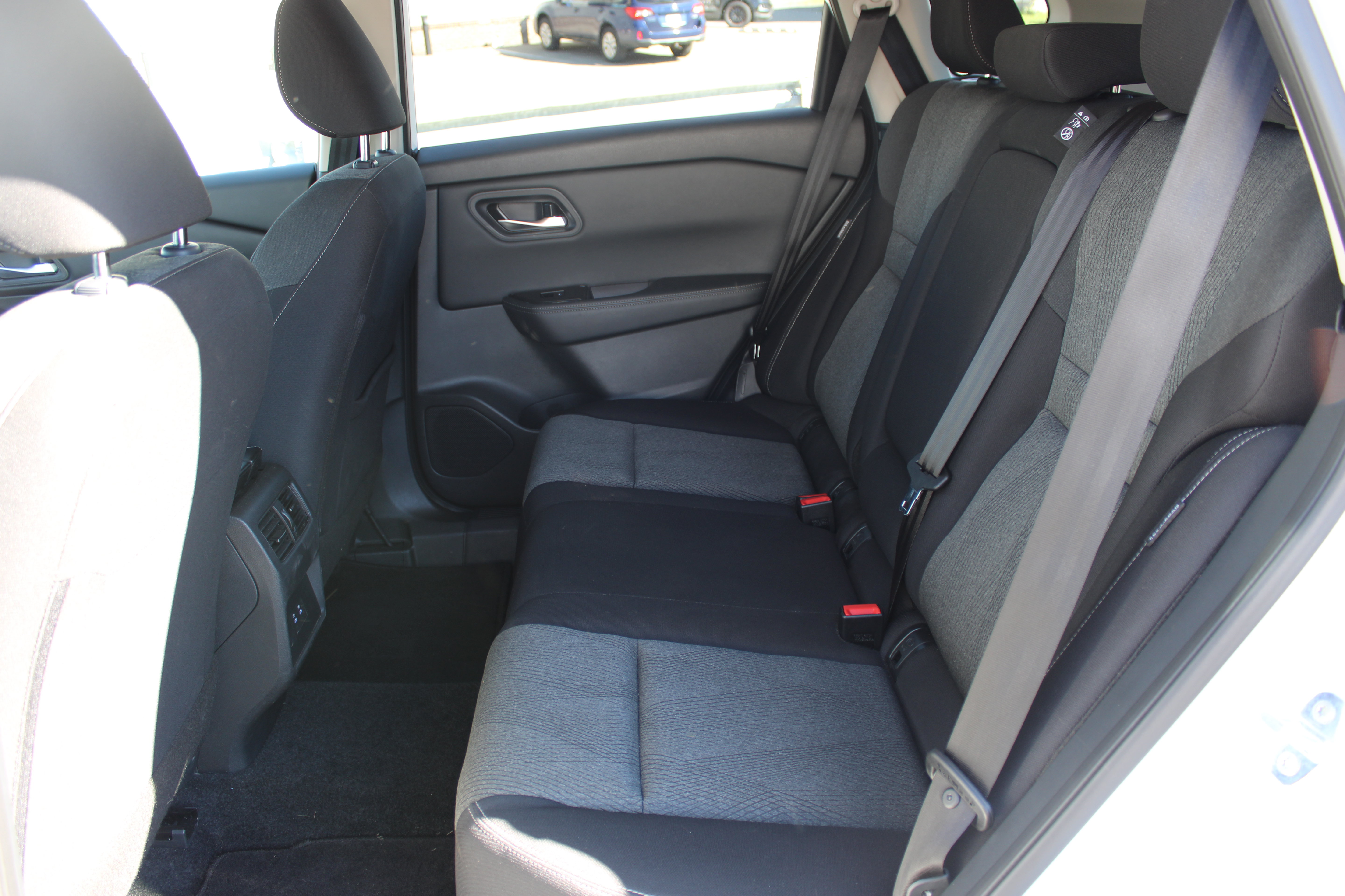 Certified 2025 Nissan Rogue SV AWD/4WD image 11