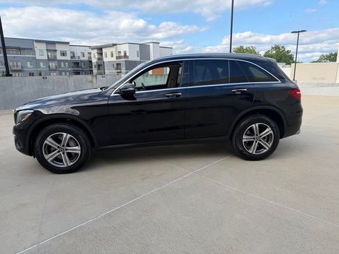 Used 2019 Mercedes-Benz GLC 300 4MATIC image 4