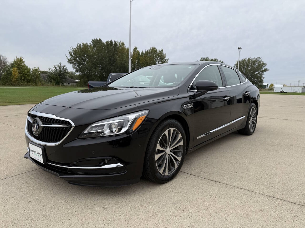 Used 2018 Buick LaCrosse Premium w/ Driver Confidence Package #2 AWD/4WD image 2