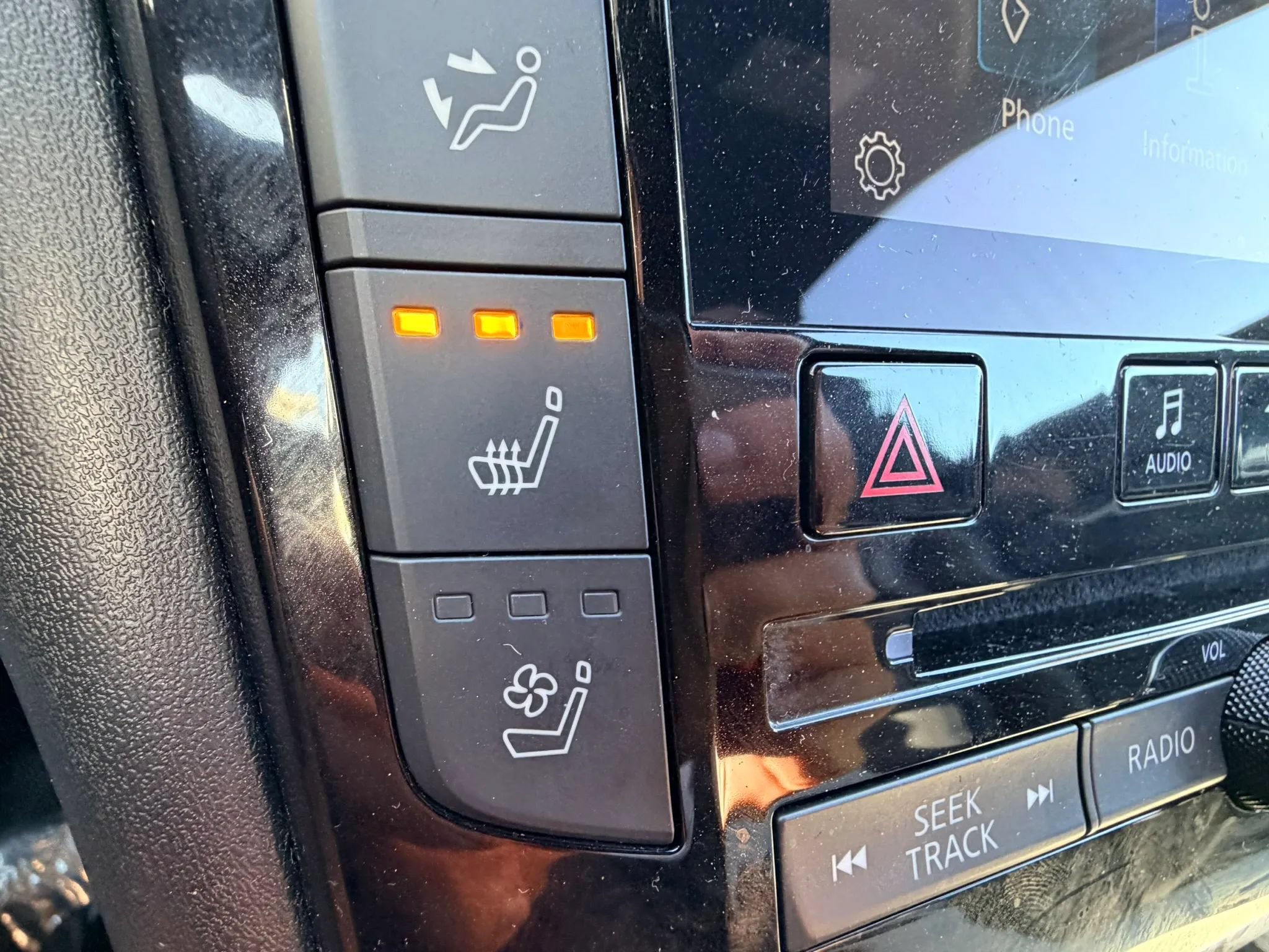 Used 2023 INFINITI QX55 Sensory w/ Lighting Package AWD/4WD image 17