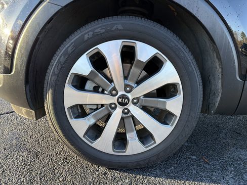 Used 2021 Kia Telluride EX w/ EX Premium Package image 11