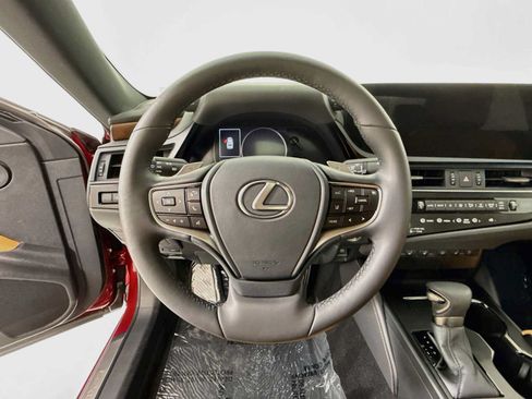 Used 2023 Lexus ES 300h w/ Premium Package FWD image 15