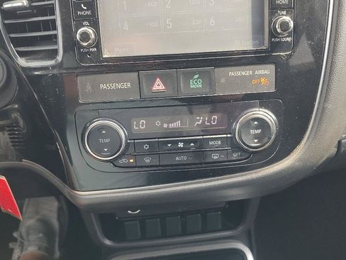 Used 2018 Mitsubishi Outlander SEL AWD/4WD image 14