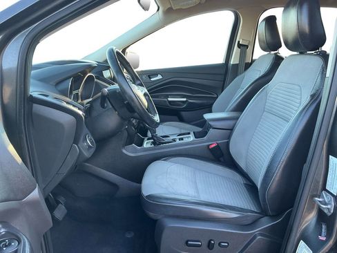 Used 2019 Ford Escape SE image 14