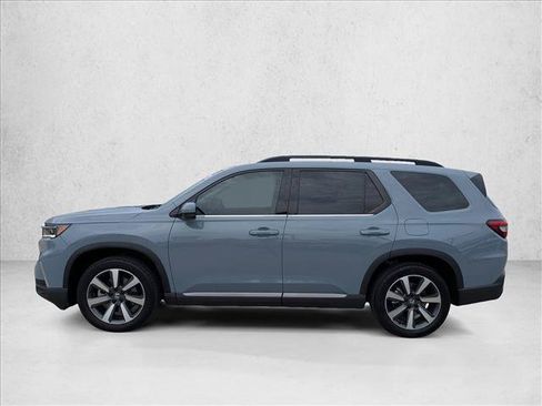 Used 2025 Honda Pilot Touring image 9