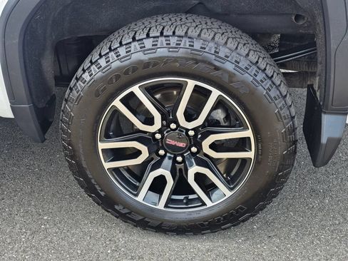 Used 2020 GMC Sierra 1500 AT4 w/ AT4 Premium Package AWD/4WD image 11