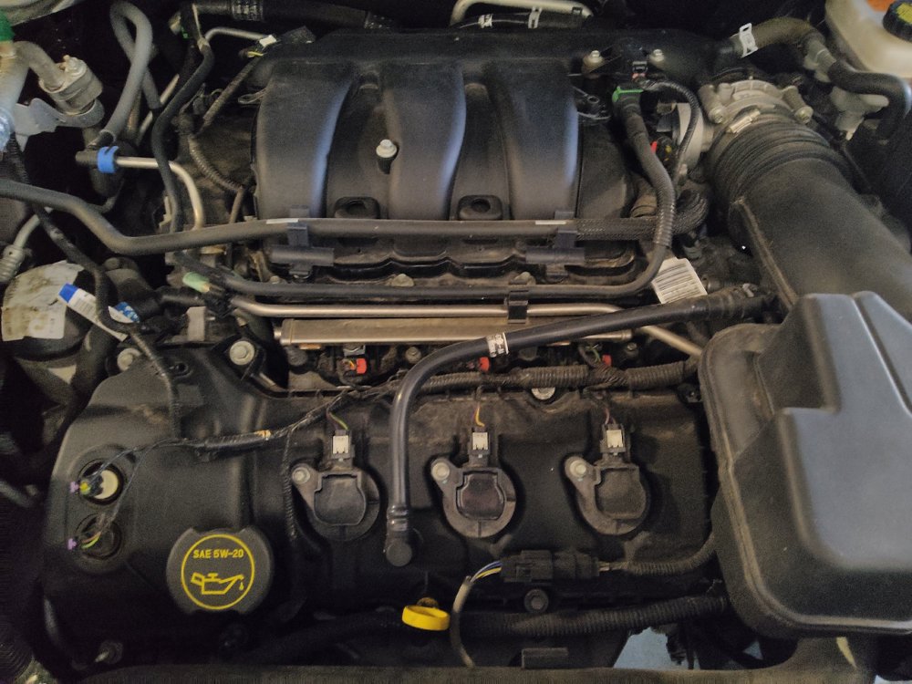 Used 2018 Ford Explorer XLT FWD image 30