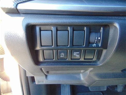 Used 2020 Subaru Forester Premium image 19