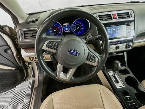Used 2015 Subaru Outback 2.5i Limited image 11