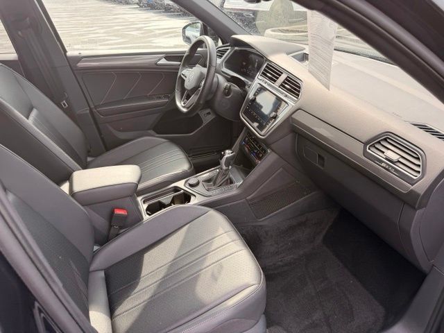 Certified 2024 Volkswagen Tiguan SE R-Line AWD/4WD image 14