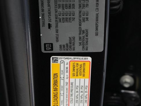 Used 2023 Cadillac Escalade Sport w/ LPO, ONYX Package image 31