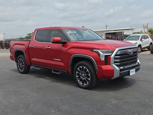 Used 2022 Toyota Tundra Limited w/ Power Package AWD/4WD image 8