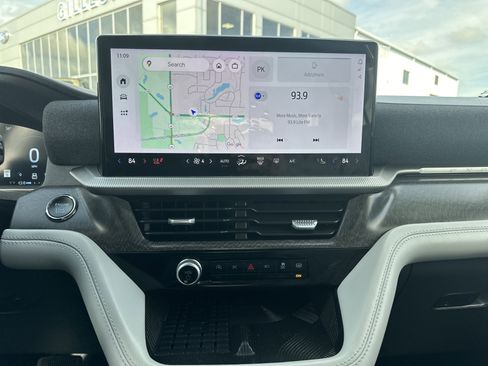 Certified 2025 Ford Explorer Platinum w/ Ultimate Package image 16