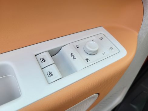 Used 2025 Volkswagen ID. Buzz 1st Edition image 22