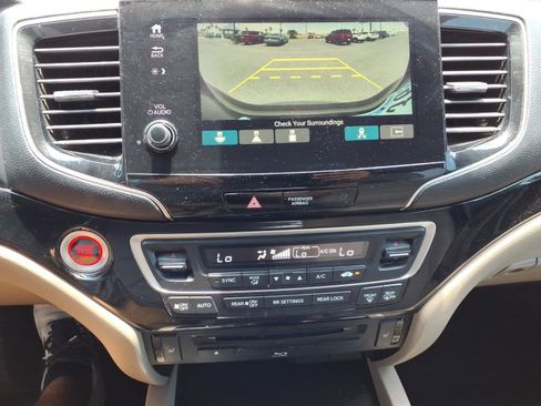 Used 2022 Honda Pilot Touring image 13