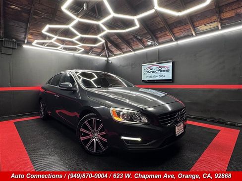 Used 2016 Volvo S60 T6 FWD image 1