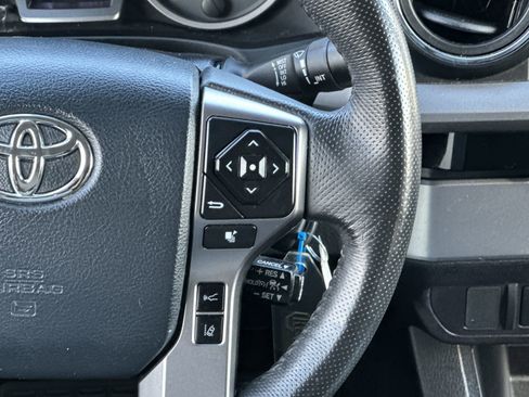 Used 2018 Toyota Tacoma SR5 image 21