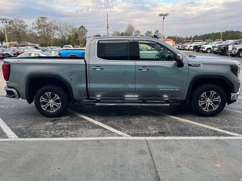 New 2026 GMC Sierra 1500 SLE image 3