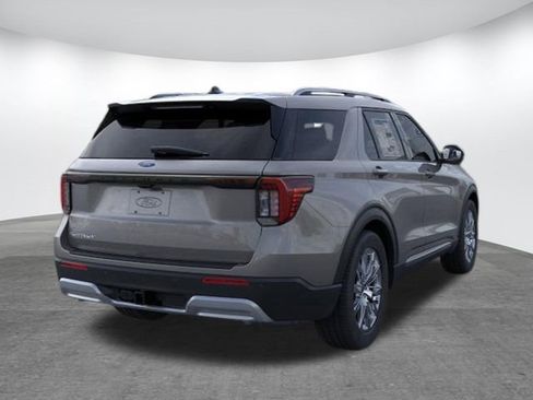 New 2026 Ford Explorer Platinum image 8