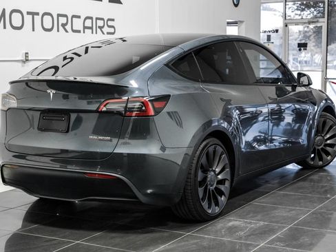 Used 2022 Tesla Model Y Performance AWD/4WD image 9