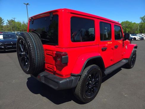 Used 2025 Jeep Wrangler Unlimited Sahara AWD/4WD image 5
