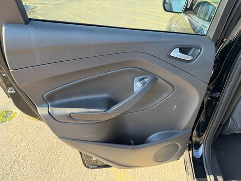 Used 2017 Ford Escape SE AWD/4WD image 15