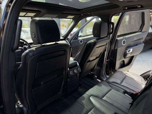 Used 2019 Land Rover Discovery SE image 31