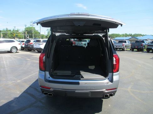 Used 2025 GMC Yukon XL AT4 Ultimate AWD/4WD image 7