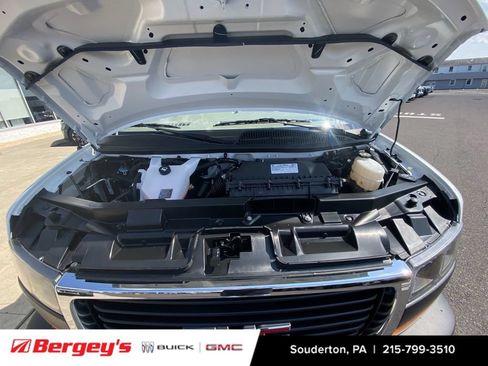 New 2025 GMC Savana 3500 w/ Driver Convenience Package RWD image 32