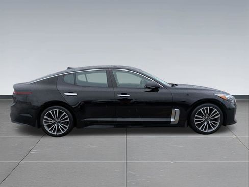 Used 2018 Kia Stinger Premium RWD image 7