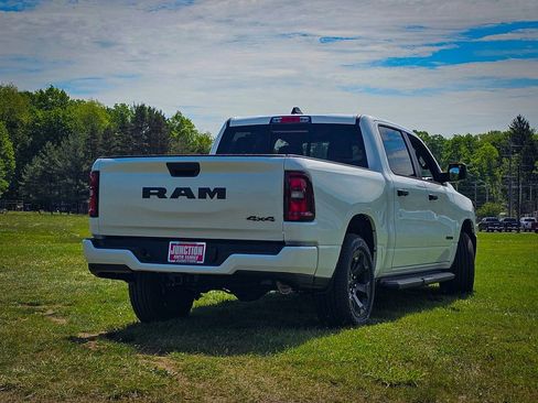 New 2026 RAM 1500 Express AWD/4WD image 3