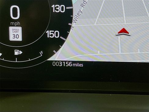 Used 2025 Land Rover Discovery Dynamic SE image 12