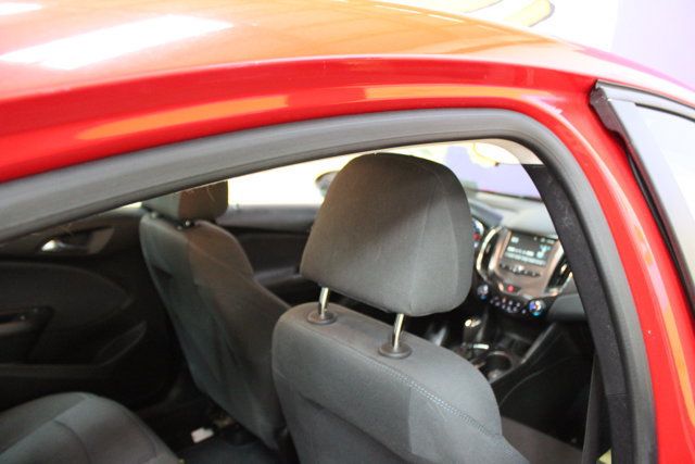 Used 2018 Chevrolet Cruze LT w/ LT Convenience Package FWD image 10