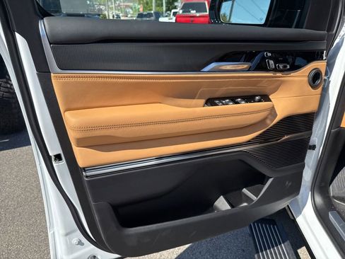 New 2026 Jeep Grand Wagoneer Summit AWD/4WD image 16